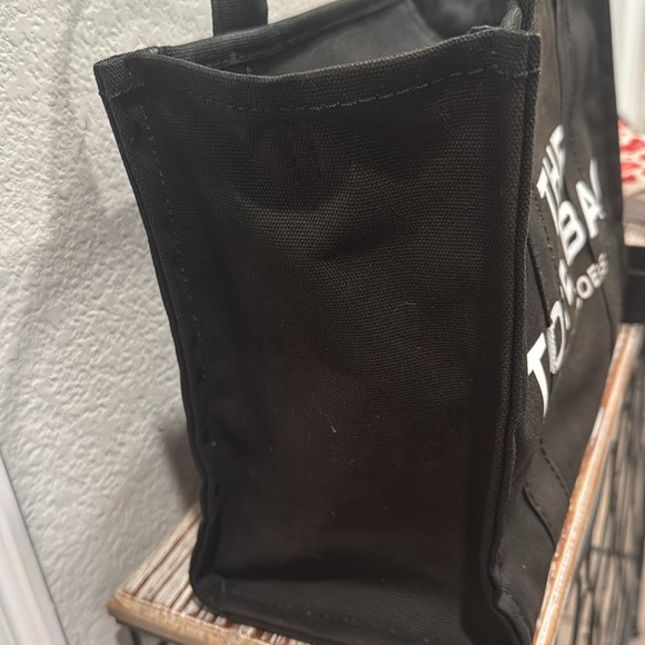 Sold!!! Medium Marc Jacobs Tote Bag - Picture 4 of 13